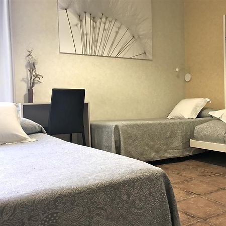 Pension Mariluz Barcelona Buitenkant foto