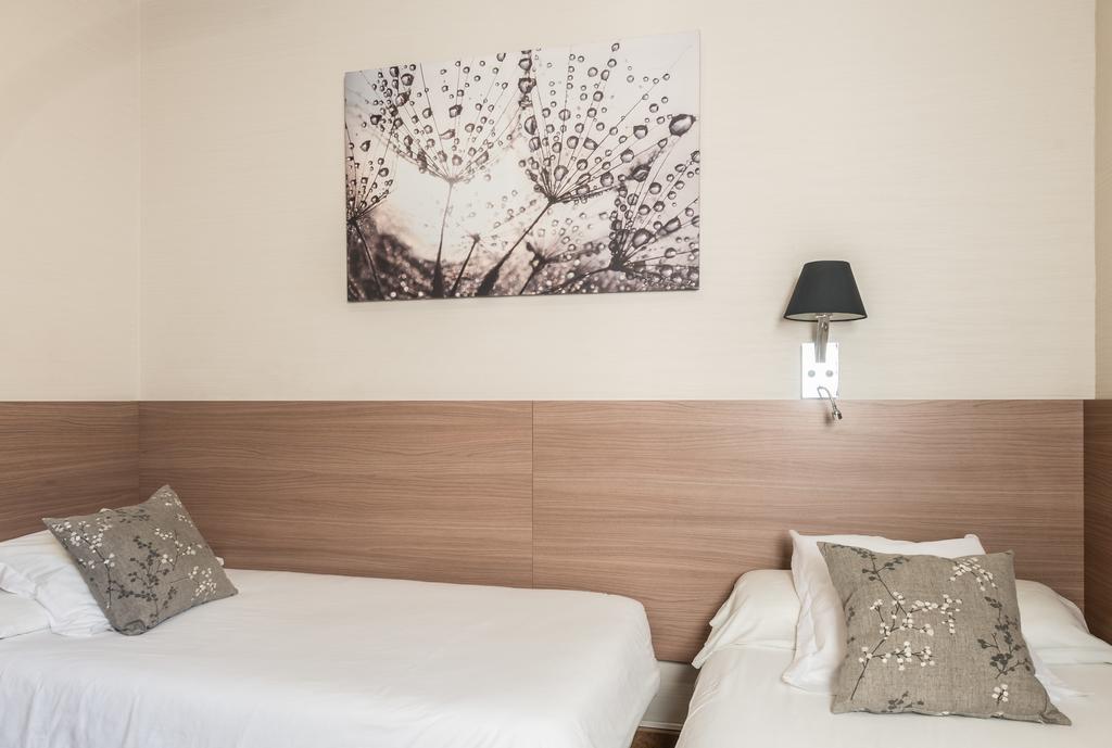 Pension Mariluz Barcelona Buitenkant foto