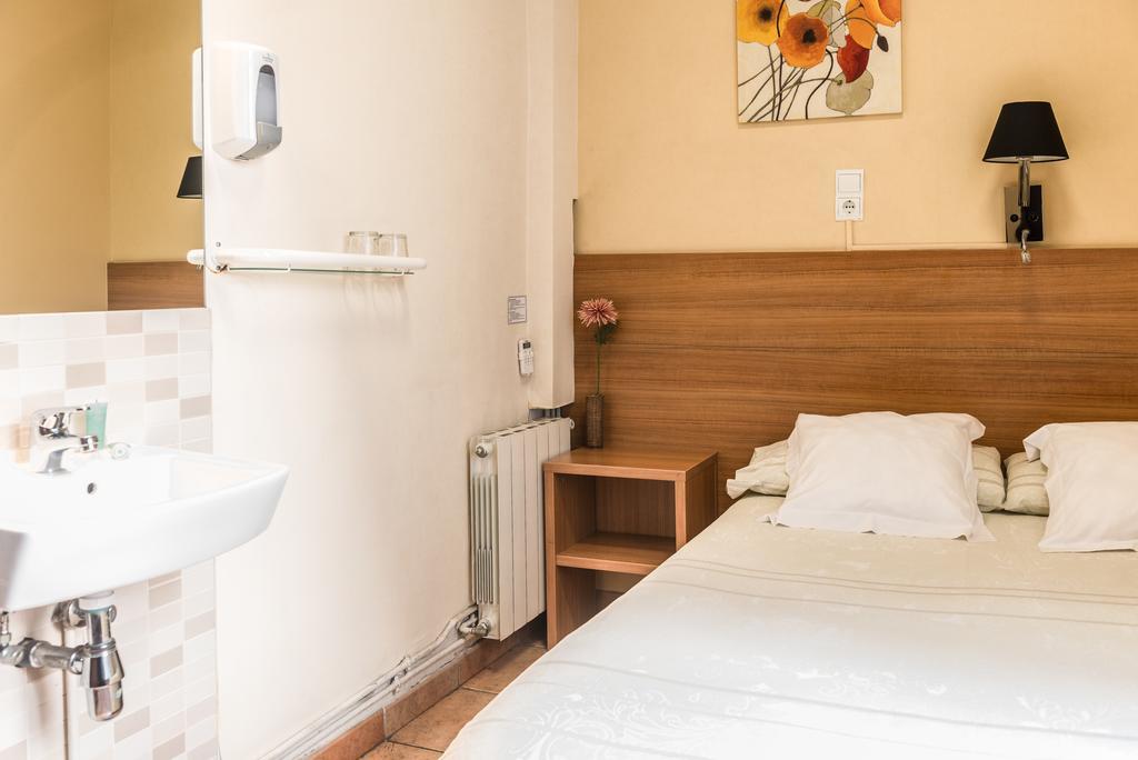 Pension Mariluz Barcelona Buitenkant foto
