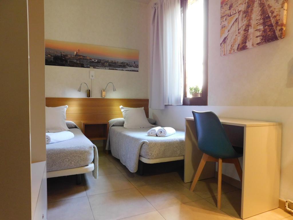 Pension Mariluz Barcelona Buitenkant foto