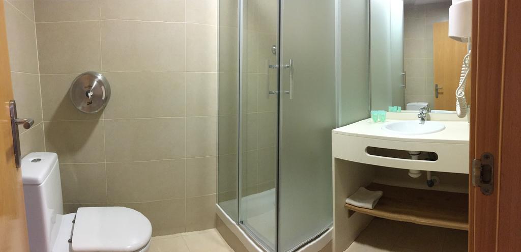 Pension Mariluz Barcelona Buitenkant foto