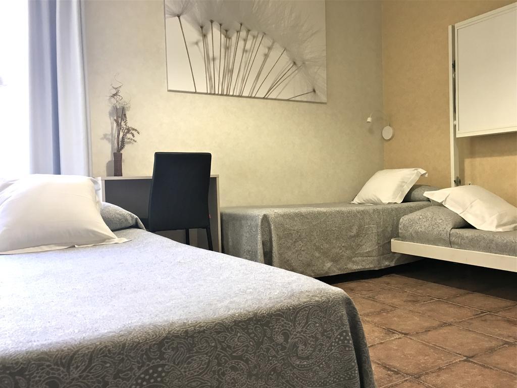 Pension Mariluz Barcelona Buitenkant foto