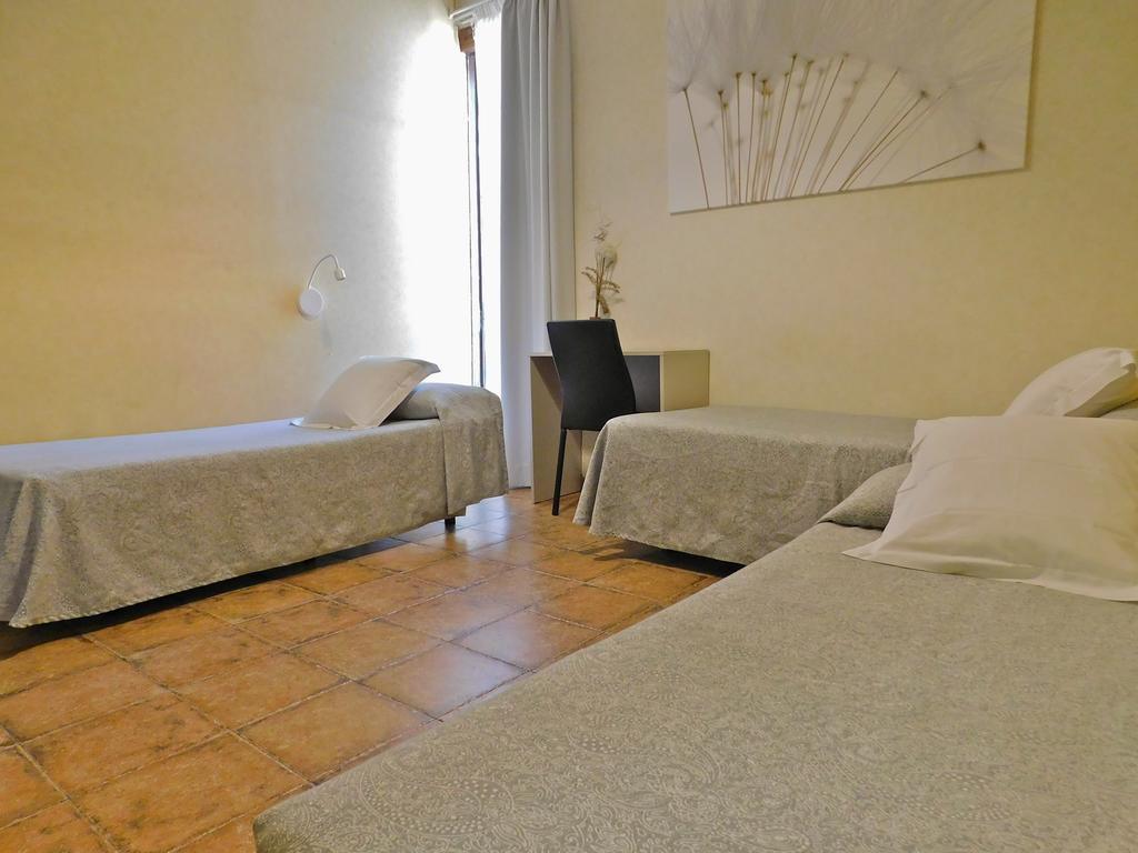 Pension Mariluz Barcelona Buitenkant foto