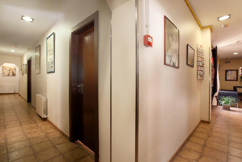 Pension Mariluz Barcelona Buitenkant foto