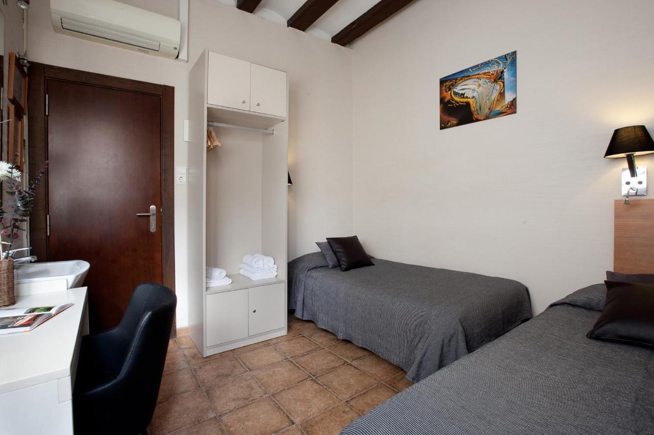 Pension Mariluz Barcelona Buitenkant foto